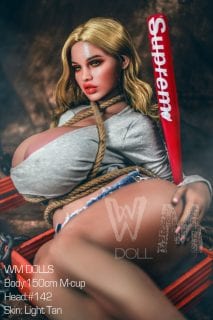 Elyse - Curvy sex doll photoshoot