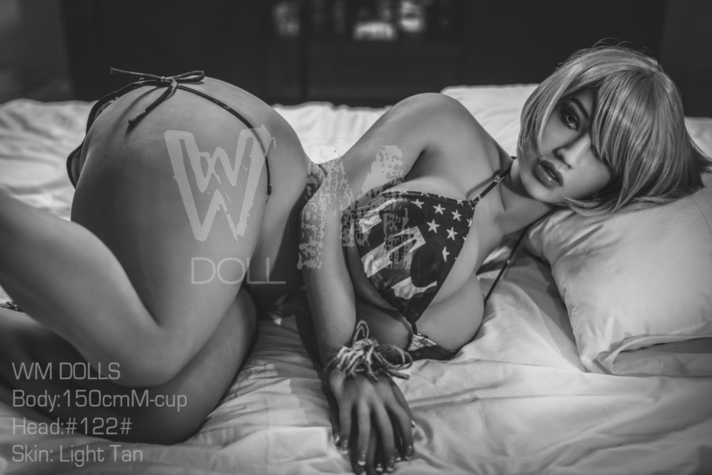 Bel - Curvy sex doll photoshoot