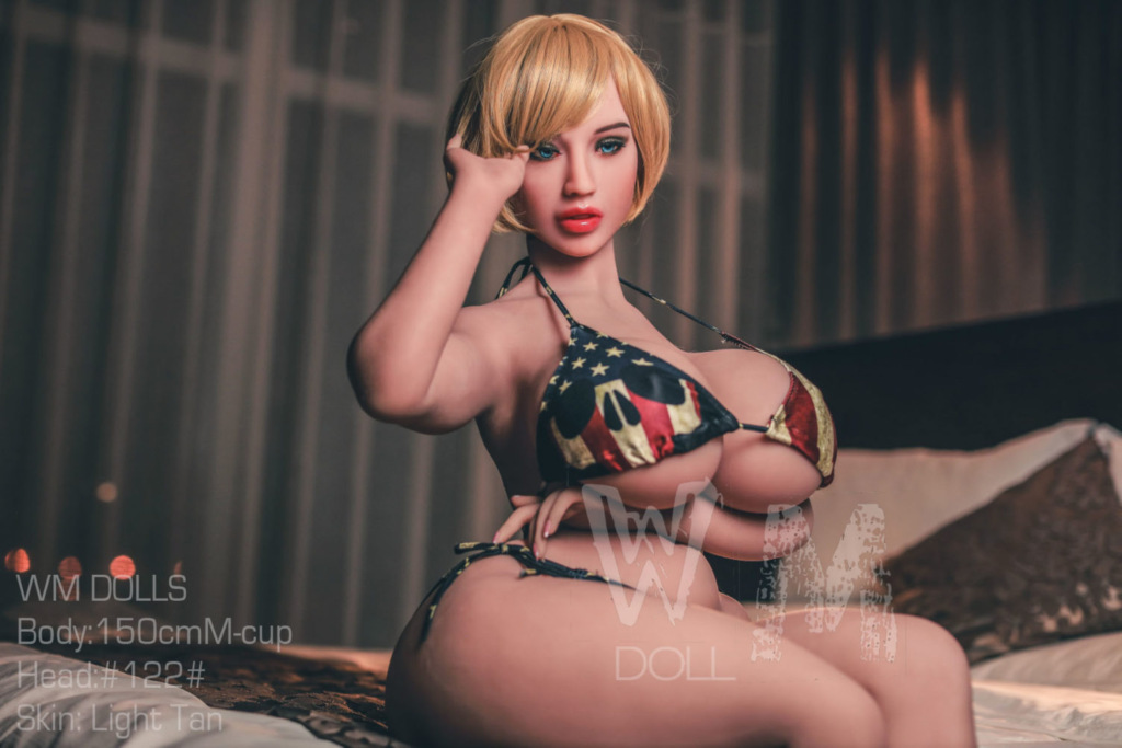 Bel - Curvy sex doll photoshoot